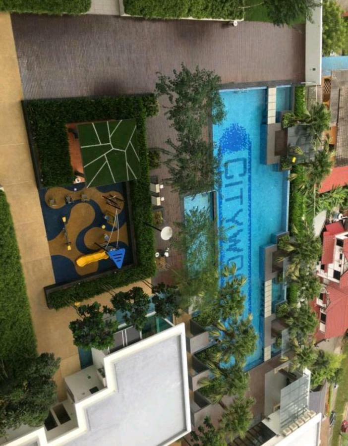 Pangsapuri Citywoods - Jb Town Near Ciq @ R&r Homestay Jb